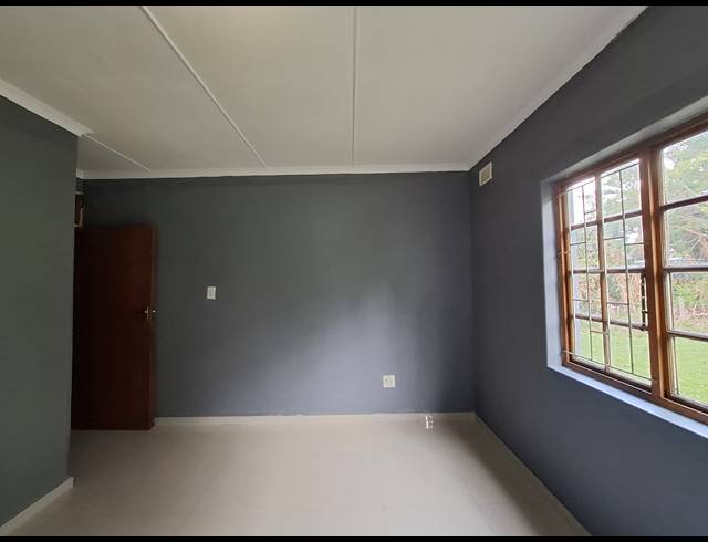 3 BEDROOM HOUSE TO LET IN CAVERSHAM GLEN